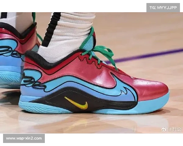 詹姆斯重返童年回忆 LeBron22地球超人配色闪耀赛场瞬间 詹姆斯重返童年回忆 LeBron22地球超人配色闪耀赛场瞬间